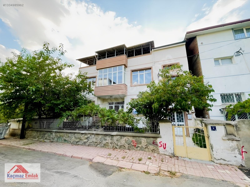 Kaçmaz Emlak'tan Bahçelievler De 3 Katlı Müstakil Ev Ve Arsası — fotoğraf 17