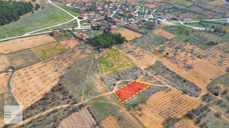 Uşak Karahallı'Da 649M² Konut İmarlı Arsa
