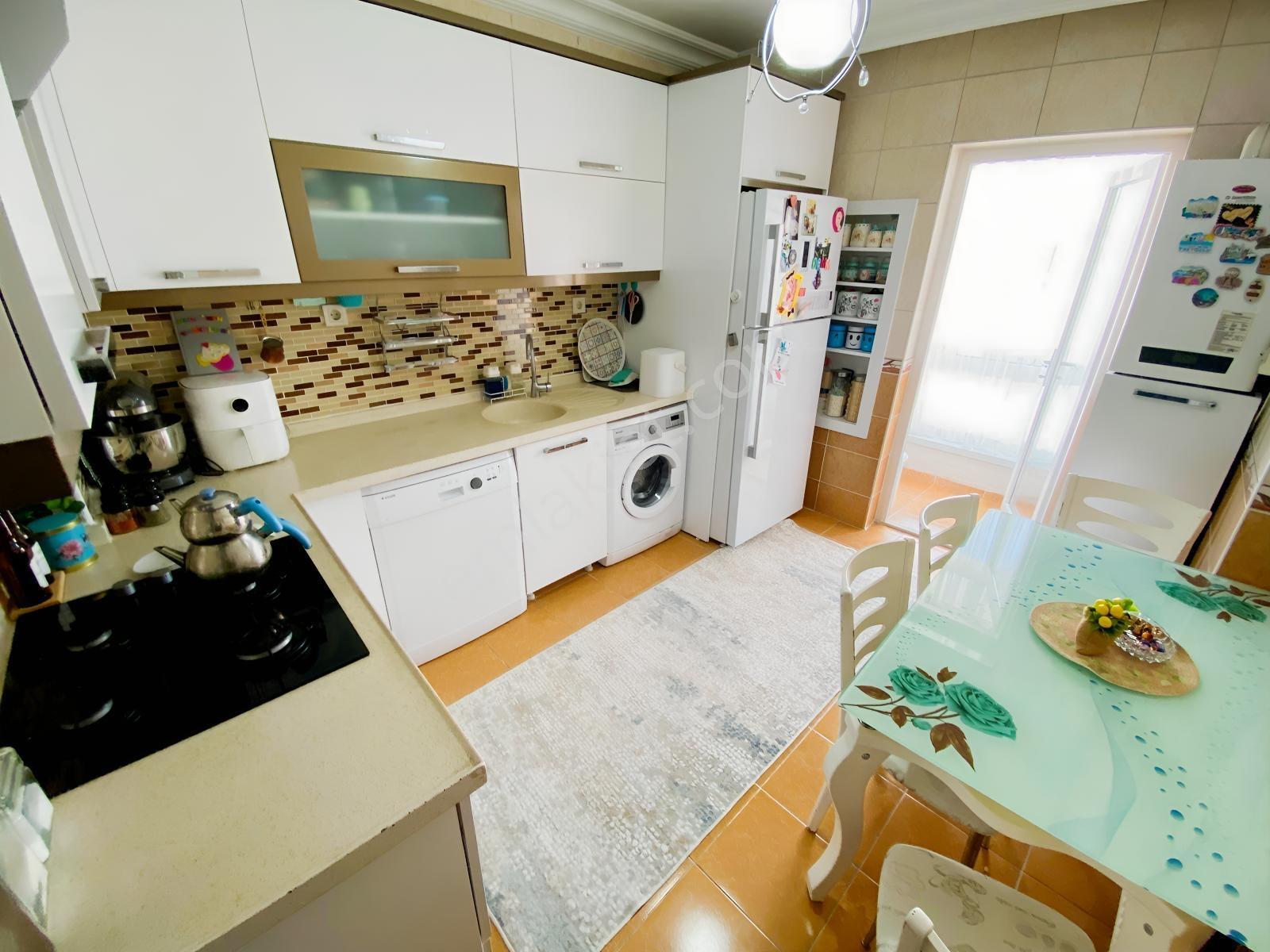 Bağlarbaşında Site İçi Asansörlü Krediye Uygun 3+1 Yapılı Daire