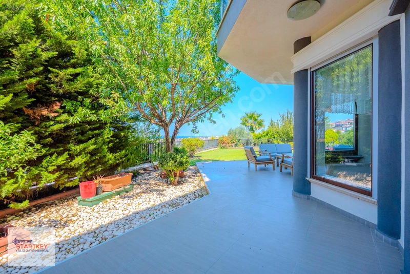 Güzelbahçede Deniz Ve Doğayla İç İçe, Prestijli Kiralık Villa — fotoğraf 5