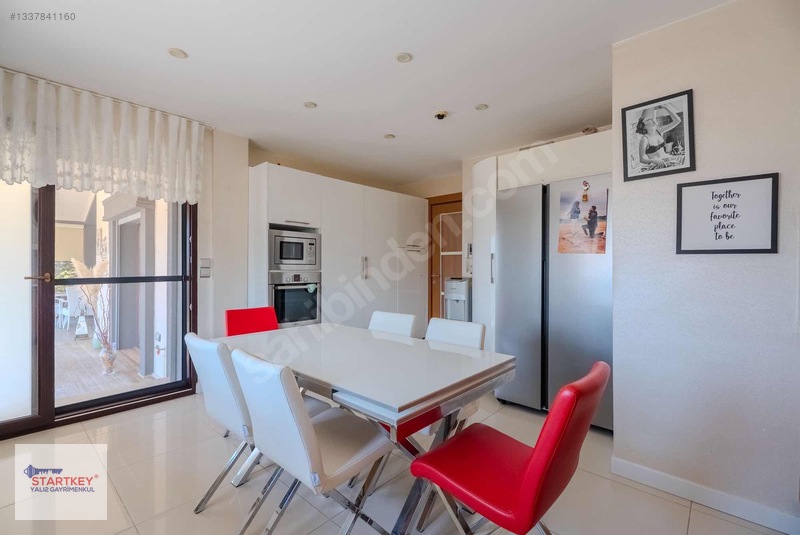 Güzelbahçede Deniz Ve Doğayla İç İçe, Prestijli Kiralık Villa — fotoğraf 12