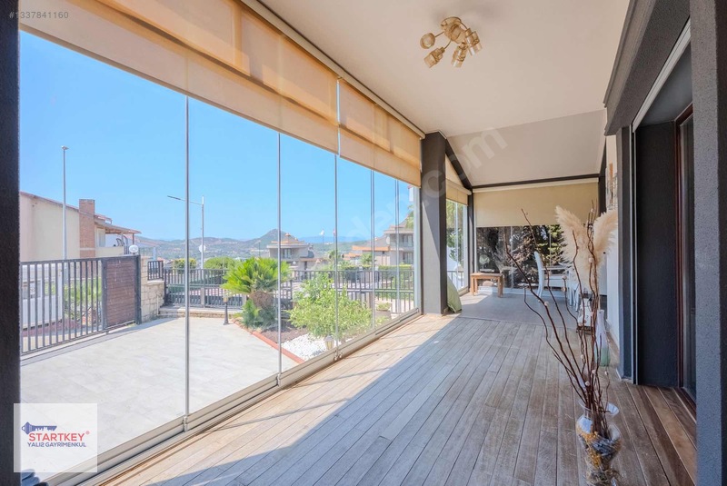 Güzelbahçede Deniz Ve Doğayla İç İçe, Prestijli Kiralık Villa — fotoğraf 14