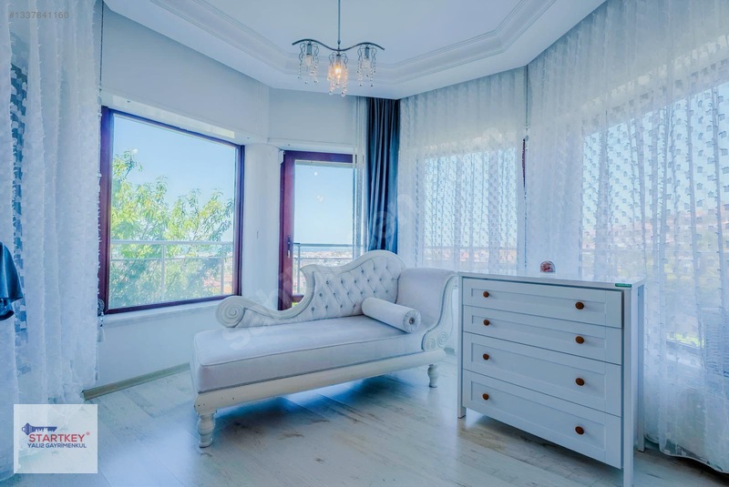 Güzelbahçede Deniz Ve Doğayla İç İçe, Prestijli Kiralık Villa — fotoğraf 19