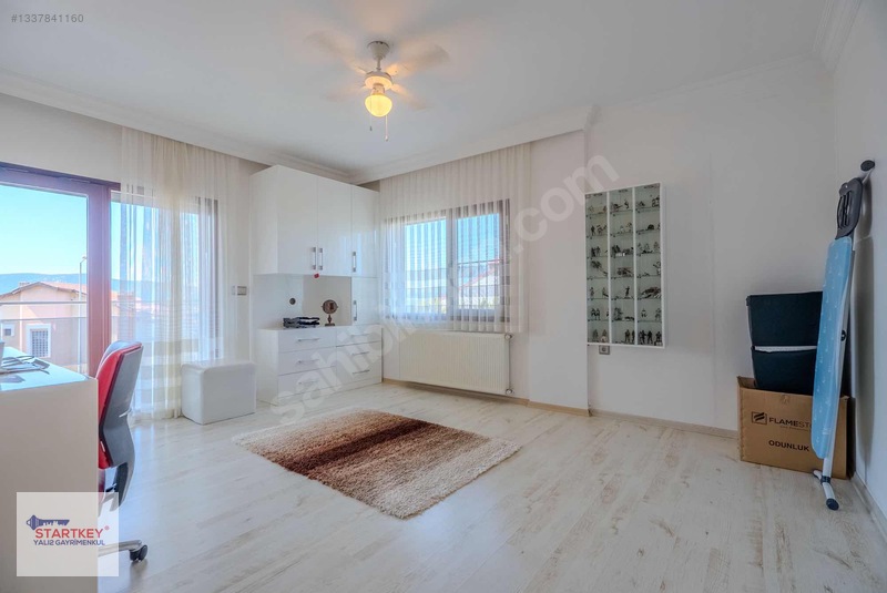 Güzelbahçede Deniz Ve Doğayla İç İçe, Prestijli Kiralık Villa — fotoğraf 20