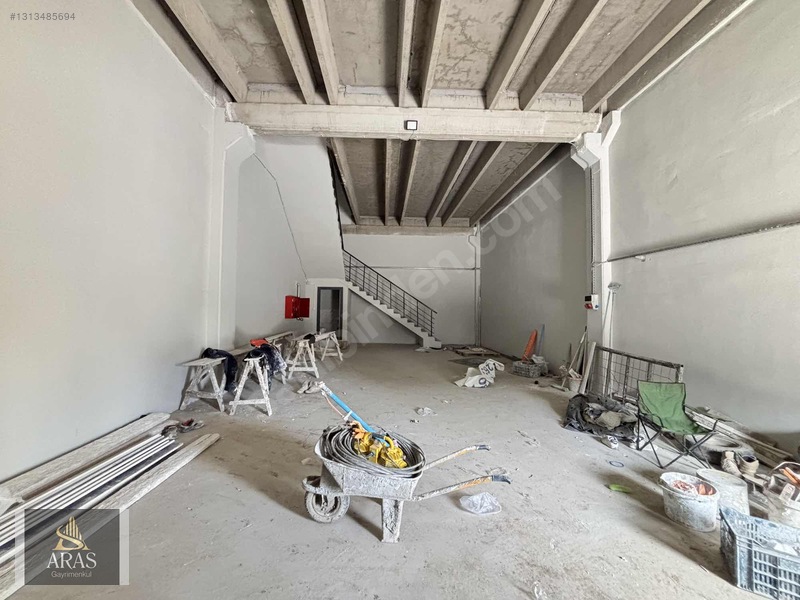 Aras Gayrimenkulden Nuri Giyikte 250 M2 Kiralık Sıfır Dükkan — fotoğraf 4