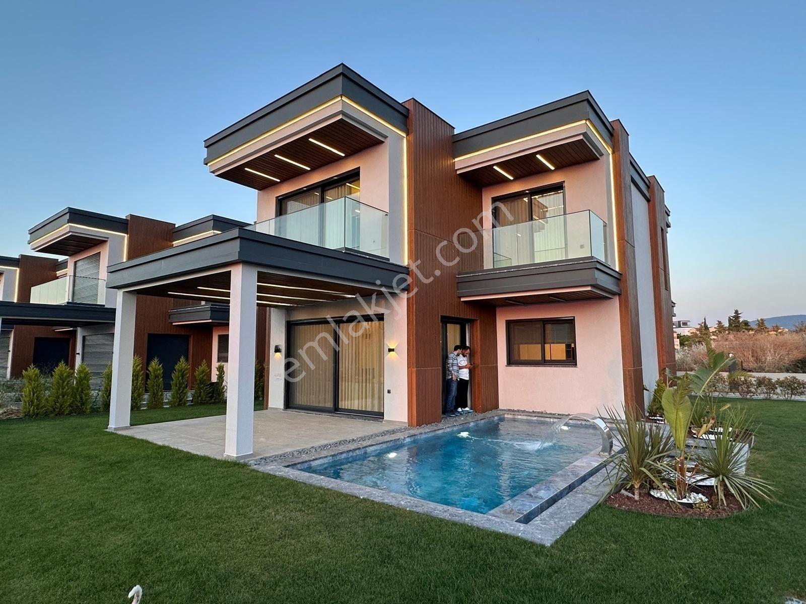Kuşadası Soğucak Deniz Manzaralı Muhteşem Mimariye Sahip Villa — fotoğraf 4