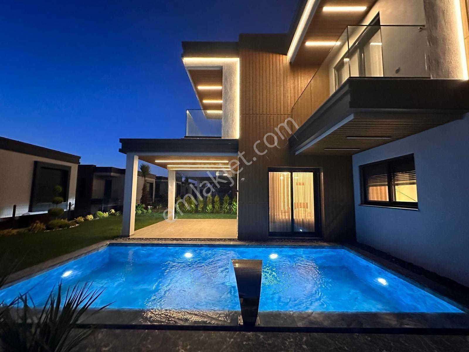 Kuşadası Soğucak Deniz Manzaralı Muhteşem Mimariye Sahip Villa — fotoğraf 5