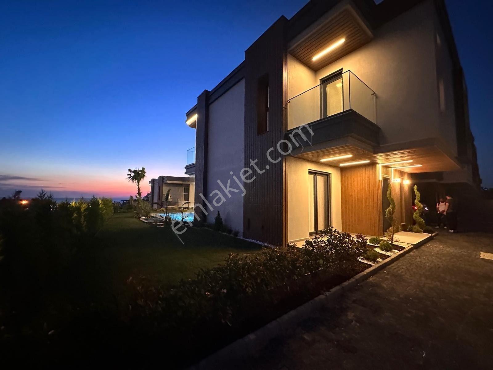 Kuşadası Soğucak Deniz Manzaralı Muhteşem Mimariye Sahip Villa — fotoğraf 7