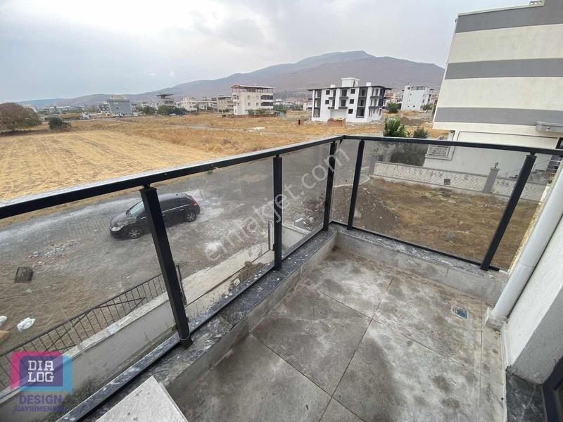 Aliağa'da Önü Açık Ara Kat 2+1 K.mutfak Satılık Daire — fotoğraf 7