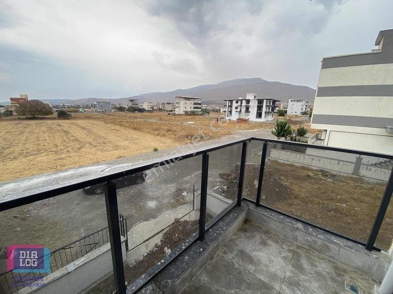 Aliağa'da Önü Açık Ara Kat 2+1 K.mutfak Satılık Daire — fotoğraf 8