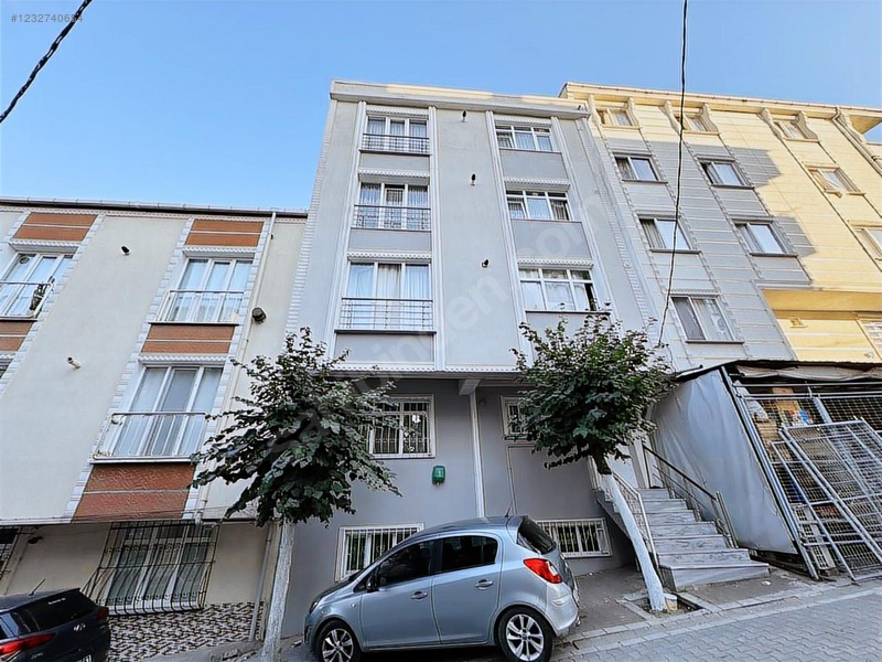 İstanbul'da İskanlı 5 Katlı Komple Satılık Bina — fotoğraf 2