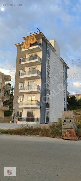Merkez Mahallesinde Sıfır Lüks Satılık 1+1 Daire — fotoğraf 2