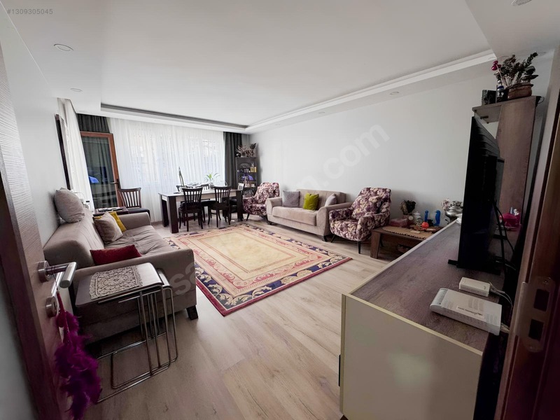Kemerburgazda Emsalsiz Büyüklükte Satılık 3+1 Daire — fotoğraf 2