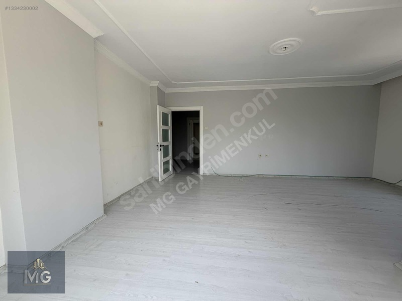 Mg Den Merkezi Konumda Geniş 3+1 Satlık Daire — fotoğraf 4