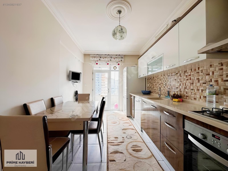 Tramvay Dibinde Ögrenciye Uygun Full Eşyalı 3+1 Kiralık Daire — fotoğraf 7