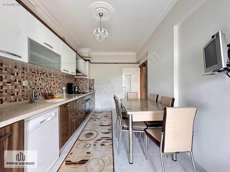 Tramvay Dibinde Ögrenciye Uygun Full Eşyalı 3+1 Kiralık Daire — fotoğraf 8