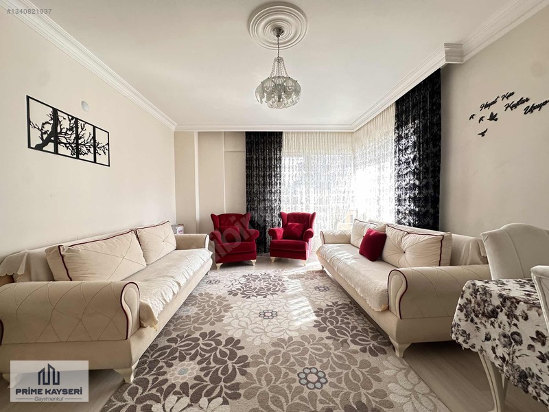 Tramvay Dibinde Ögrenciye Uygun Full Eşyalı 3+1 Kiralık Daire — fotoğraf 11