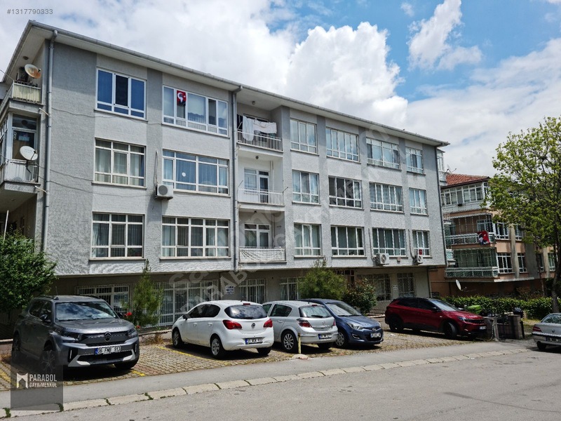 Emekte Kiralık Otopark 3+1 Aşti Metrosuna Yakın