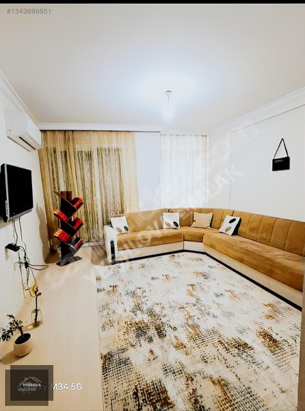 Bornova Merkezde Eşyalı Kiralık 2+1 Daire — fotoğraf 2