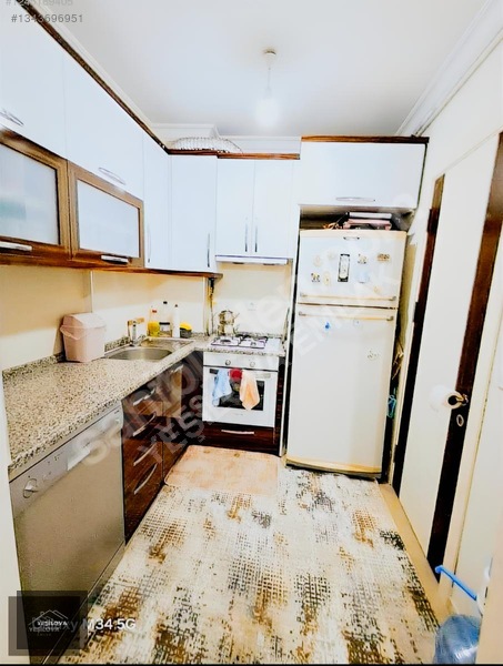 Bornova Merkezde Eşyalı Kiralık 2+1 Daire — fotoğraf 7