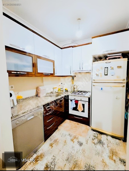 Bornova Merkezde Eşyalı Kiralık 2+1 Daire — fotoğraf 9