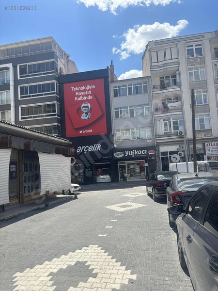 Çarşıda Boydan Boya Çepheli Kiralık İşyeri — fotoğraf 2