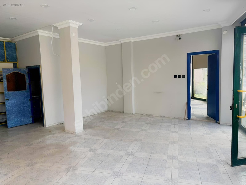 Çarşıda Boydan Boya Çepheli Kiralık İşyeri — fotoğraf 5
