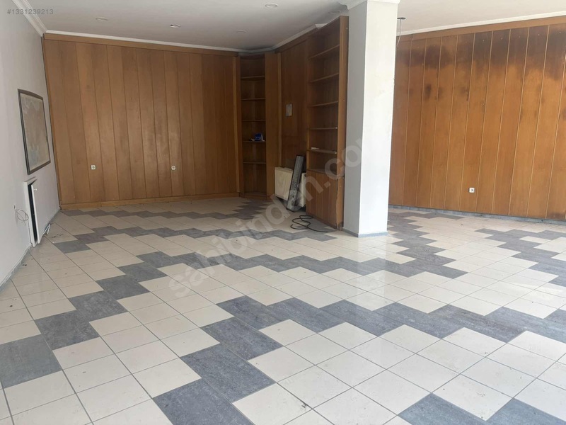 Çarşıda Boydan Boya Çepheli Kiralık İşyeri — fotoğraf 11