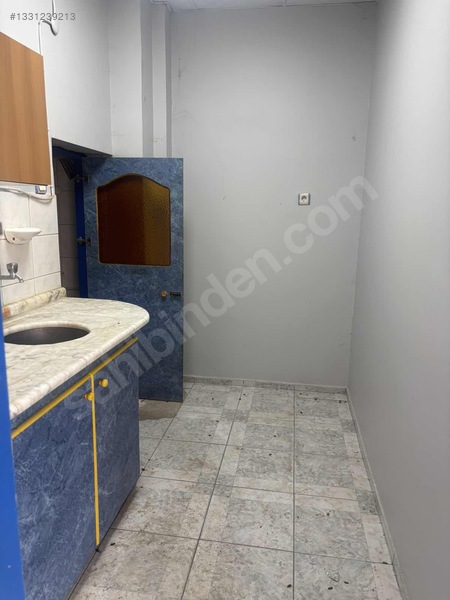 Çarşıda Boydan Boya Çepheli Kiralık İşyeri — fotoğraf 16