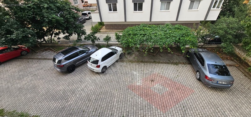 Gülhan Gayrimenkul'den Yenimahallede Kiralık 3+1 Daire — fotoğraf 2