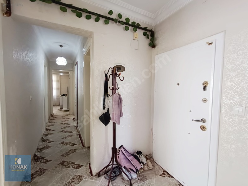 Konak Gayrimenkulden Satlık 4 Katlı Bina Her Katın Ayrı Tapusu — fotoğraf 2