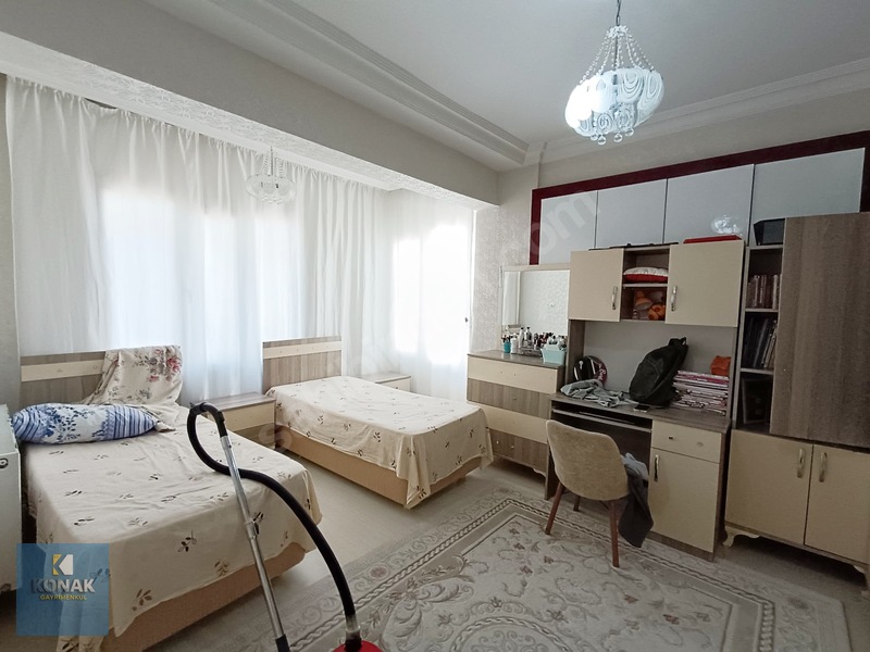 Konak Gayrimenkulden Satlık 4 Katlı Bina Her Katın Ayrı Tapusu — fotoğraf 15