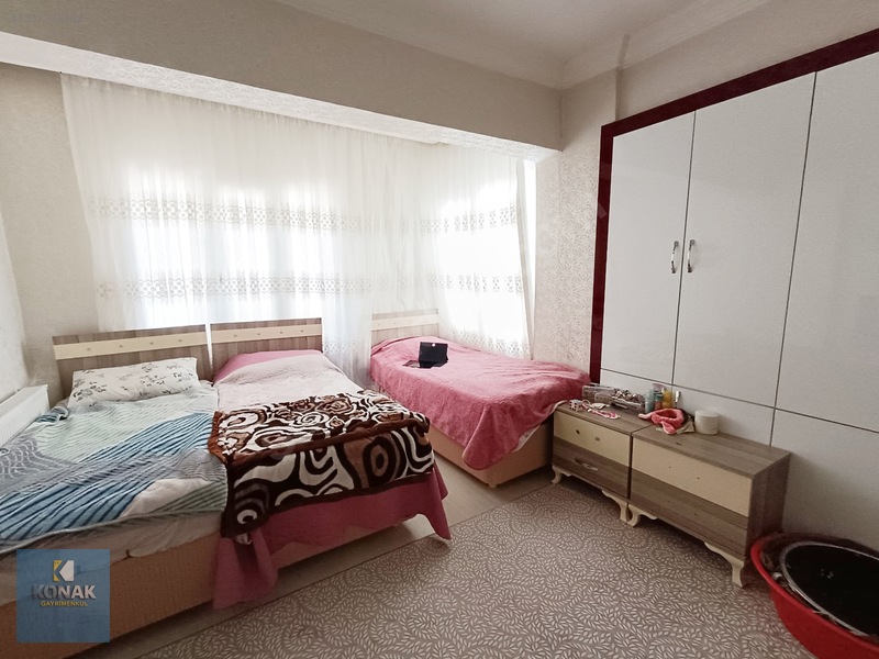 Konak Gayrimenkulden Satlık 4 Katlı Bina Her Katın Ayrı Tapusu — fotoğraf 16