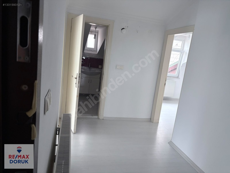 Güzelyalıda Deniz Manzaralı Kiralık 3+1 Çatı Katı Daire — fotoğraf 5