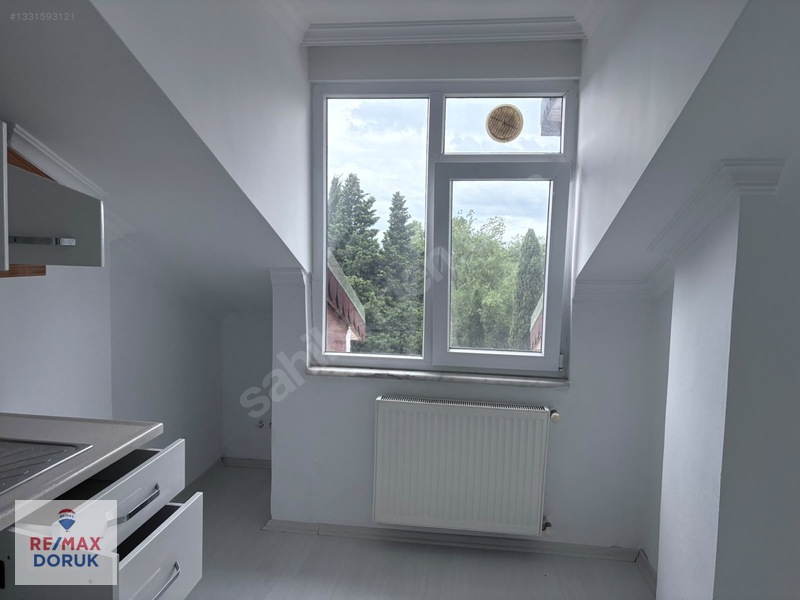 Güzelyalıda Deniz Manzaralı Kiralık 3+1 Çatı Katı Daire — fotoğraf 14