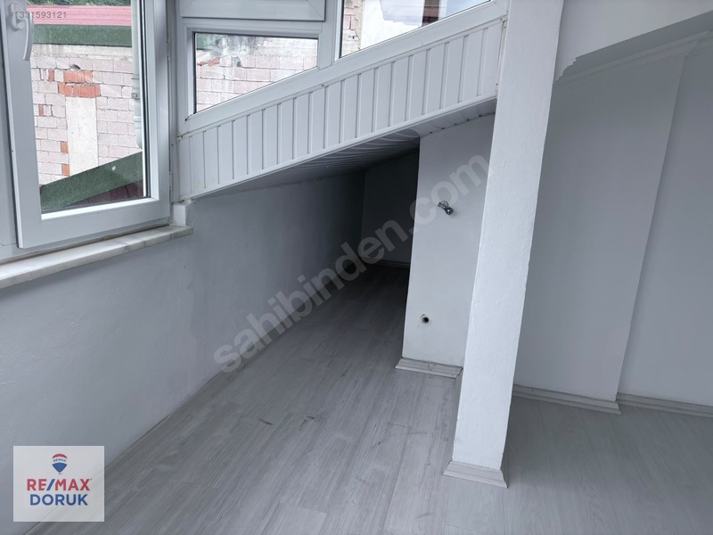 Güzelyalıda Deniz Manzaralı Kiralık 3+1 Çatı Katı Daire — fotoğraf 15