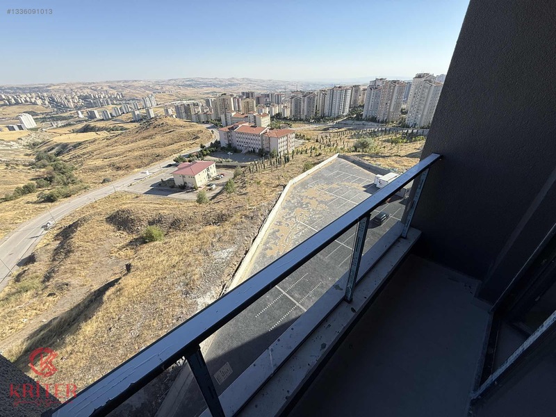Yurtçuda Merkezi Konumda Oturuma Hazır Satılık Köşe 1+1 Daire — fotoğraf 3