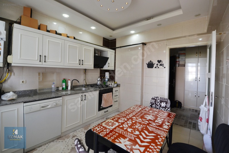 Konak Gayrimenkul'den Merinosda Satılık 3+1 Bakımlı Göbek Daire — fotoğraf 4
