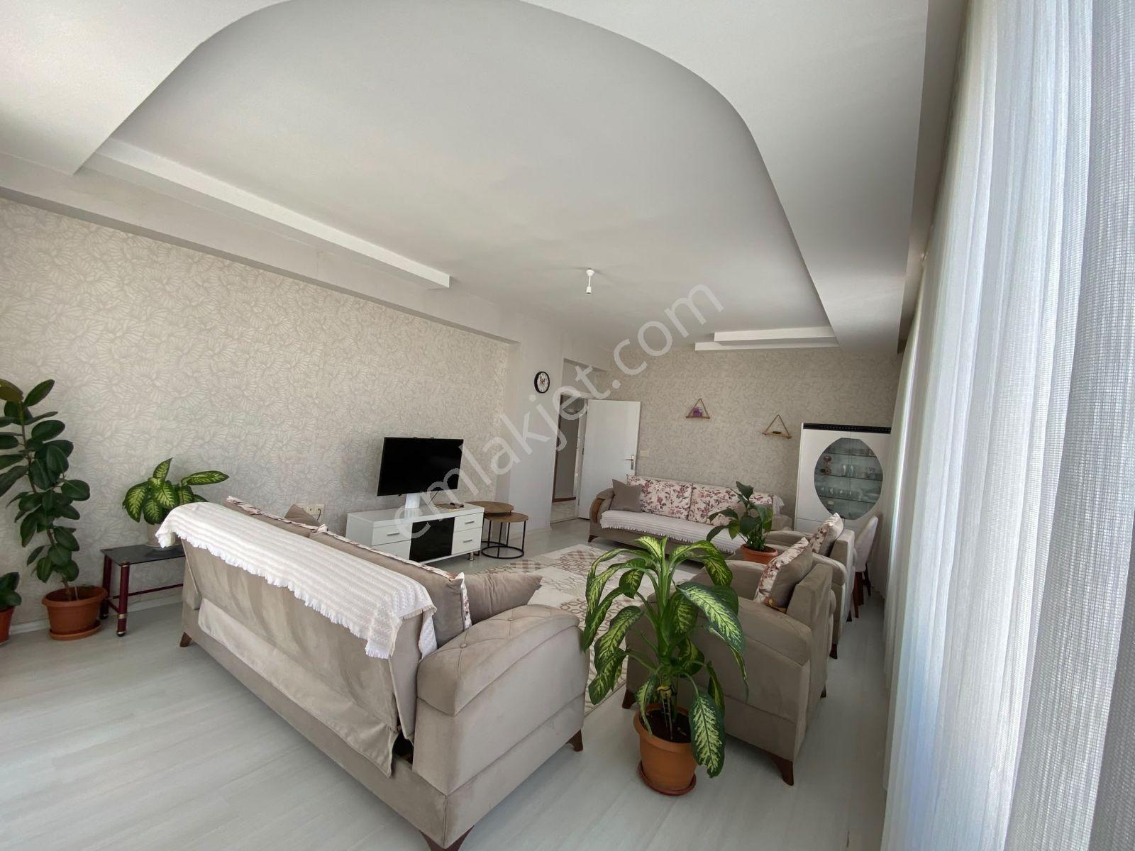 Ebrar Emlak'tan Fabrika Mahallesi'nde 3+1 Uygun Daire Satılıktır — fotoğraf 4