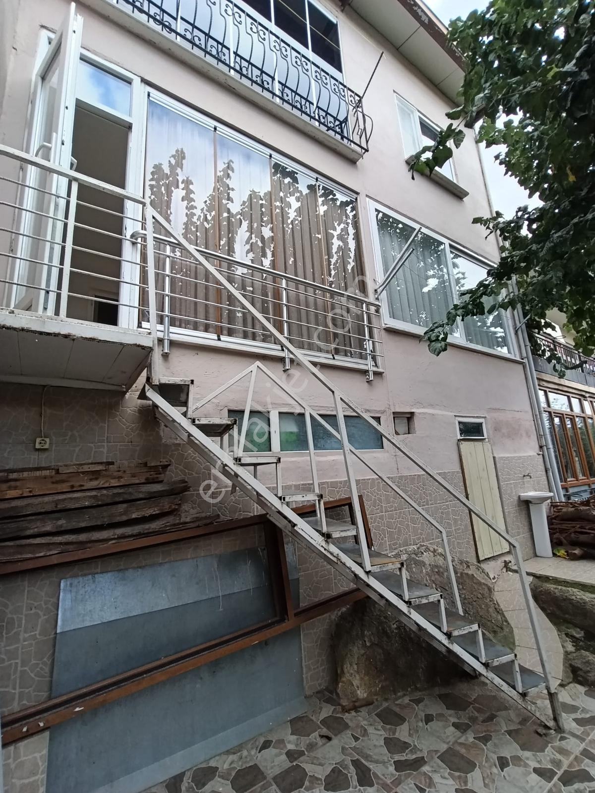 Bahçelievler 2 Katlı Bodrumlu Mustakil Bina Çift Mutfak — fotoğraf 22
