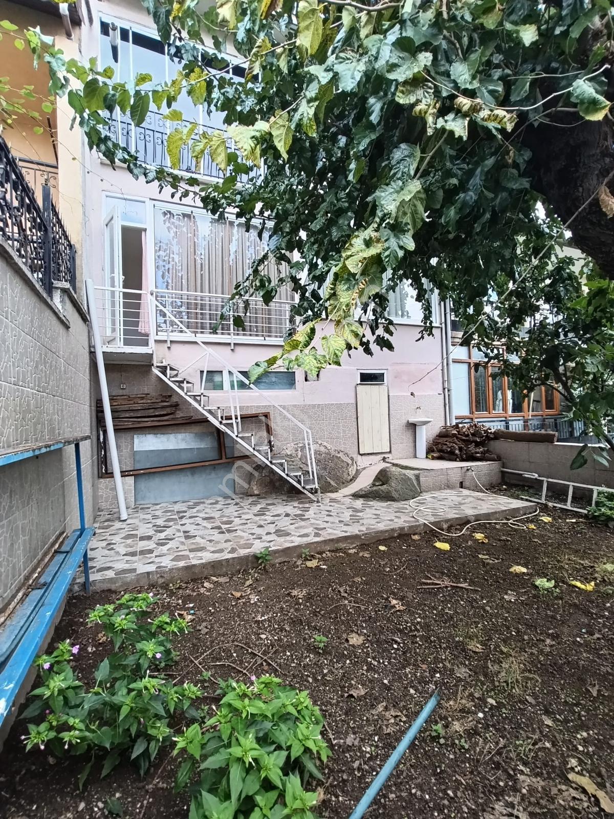 Bahçelievler 2 Katlı Bodrumlu Mustakil Bina Çift Mutfak — fotoğraf 25