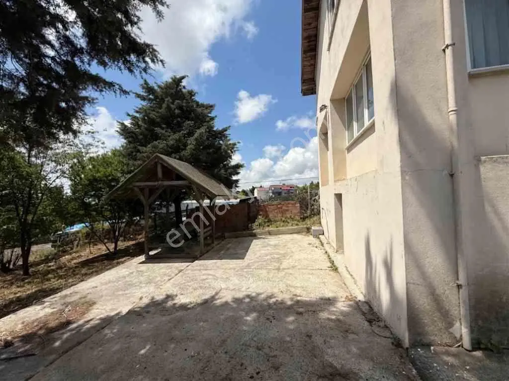 Arnavutköy’de 1050 M² Arsa Üzerinde 5+1 Eşyalı, 4 Cepheli Müstakil Villa | Boş & Tapulu — fotoğraf 3