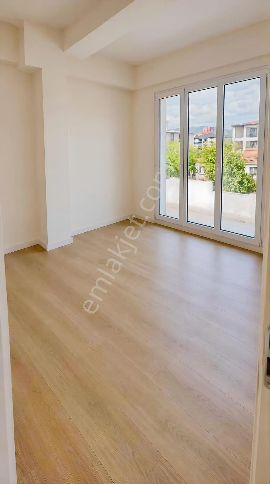 İzmir Bergamada Komisyonsuz Sıfır 1+1 | Balkonlu | Araç Takaslı — fotoğraf 5