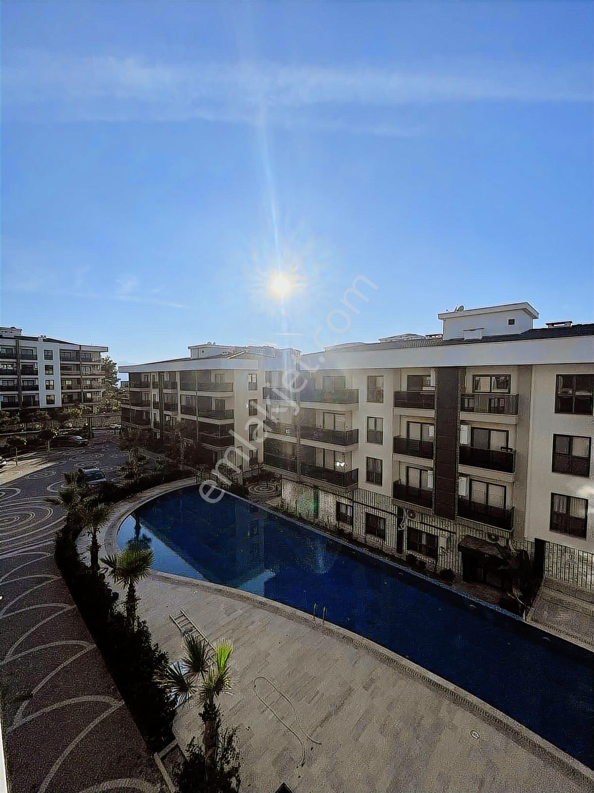 Kuşadasında Lüks Sitede Satılık 2+1 Daire — fotoğraf 18