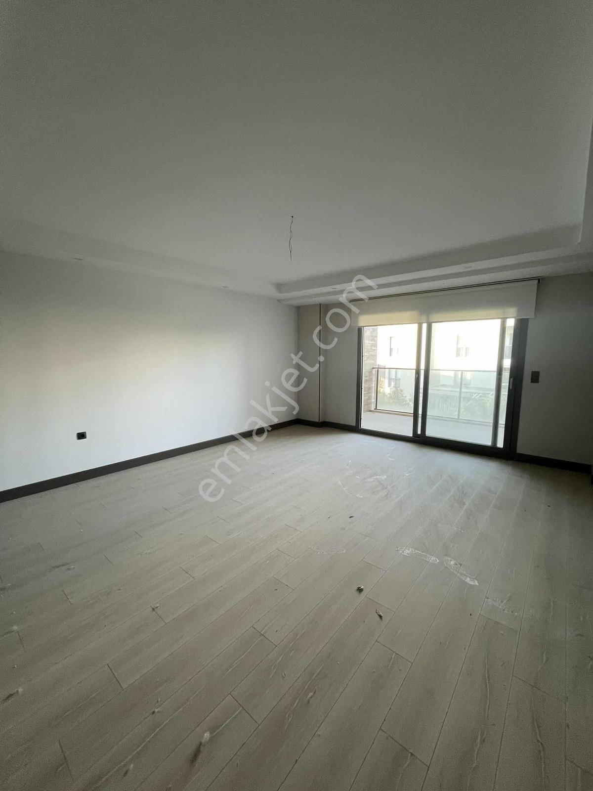Kuşadasında Lüks Sitede Satılık 2+1 Daire — fotoğraf 27
