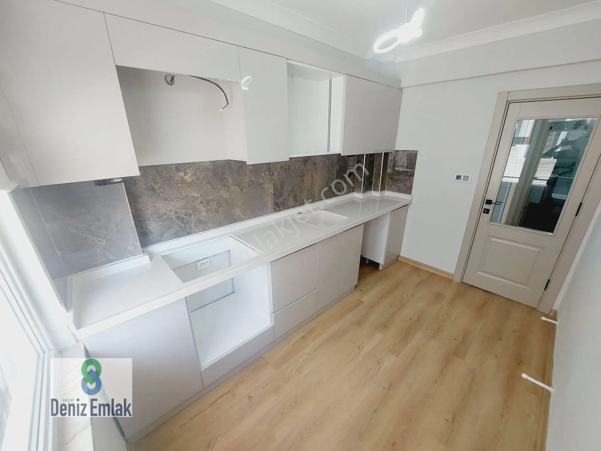 ∞ Denizden ∞ Akçay Altınkum Mahallesinde Satılık 2+1 Aydınlık Modern Daire — fotoğraf 2