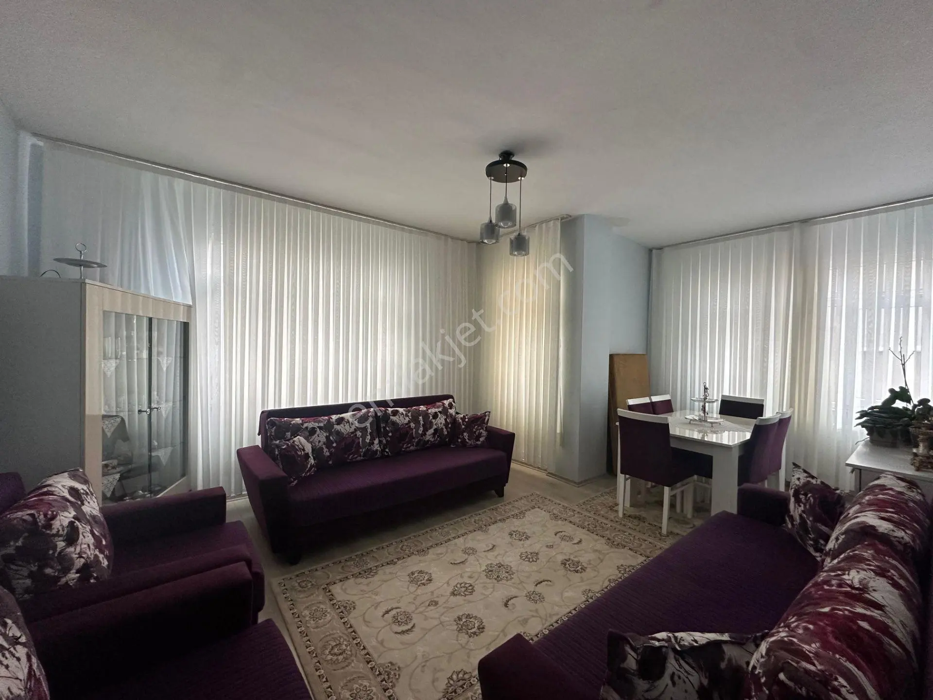 Maltepe Zümrütevler'de Muhteşem Genişlikte Satılık 3+1 Daire