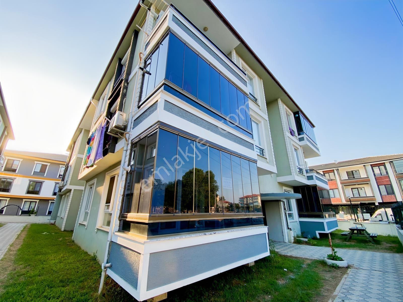 Karasuda Havuzlu Sitede Ayrı Mutfaklı Cam Balkonlu Daire — fotoğraf 4