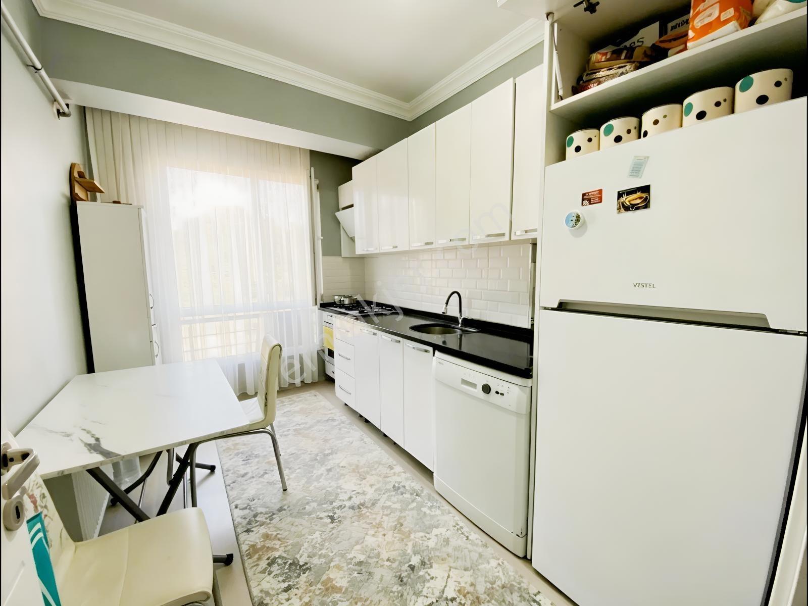 Karasuda Havuzlu Sitede Ayrı Mutfaklı Cam Balkonlu Daire — fotoğraf 23