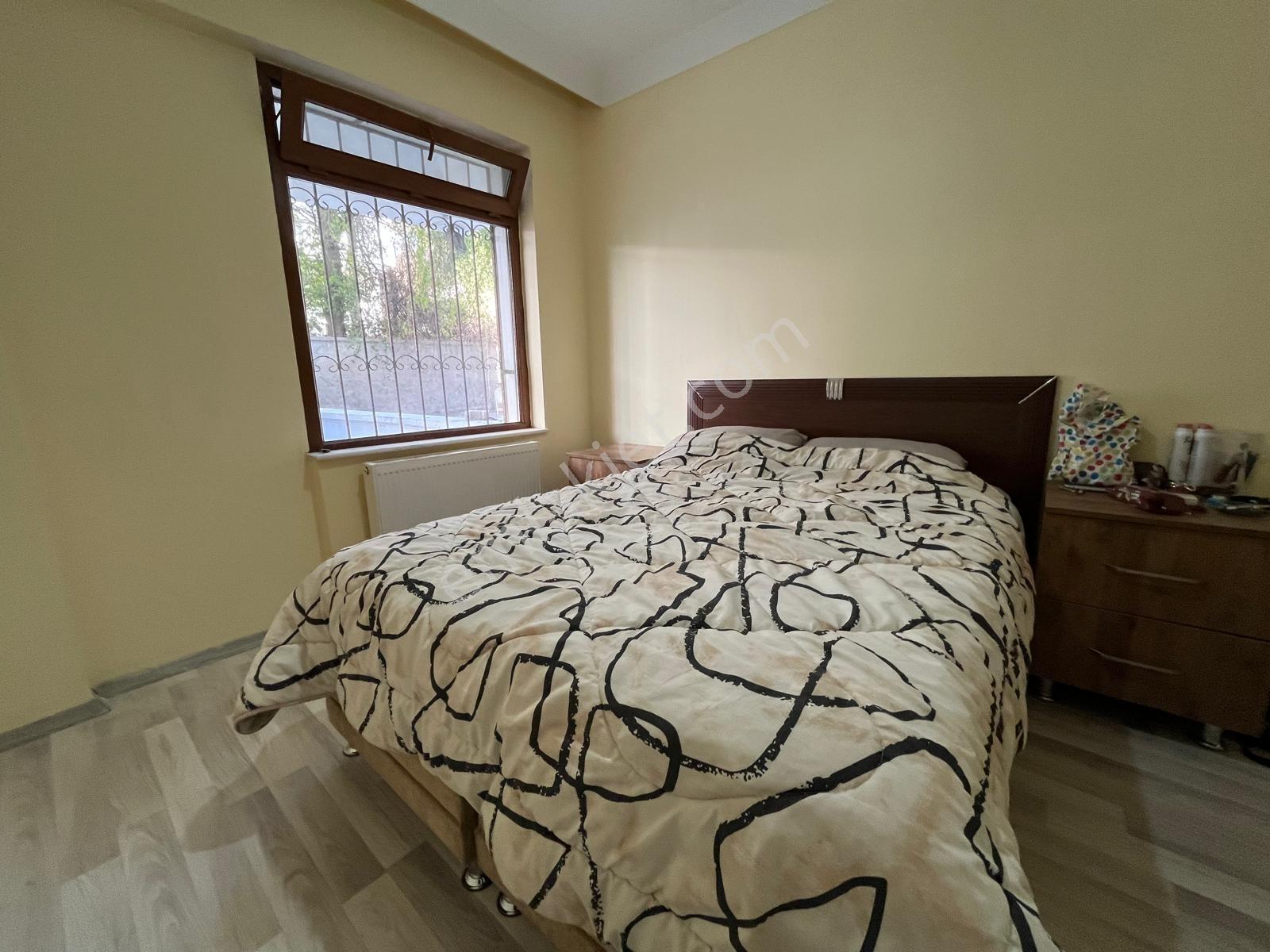 Cumhuriyet Gayrimenkulden 2+1 Metro Yakını Satılık Daire — fotoğraf 2